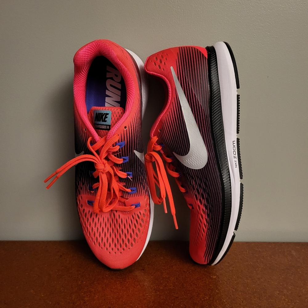 NWOT Size 11 Nike Red, Black & Blue Zoom Pegasus 34